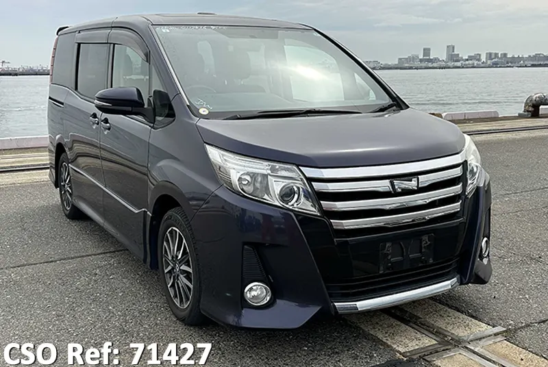 Toyota / Noah 2015